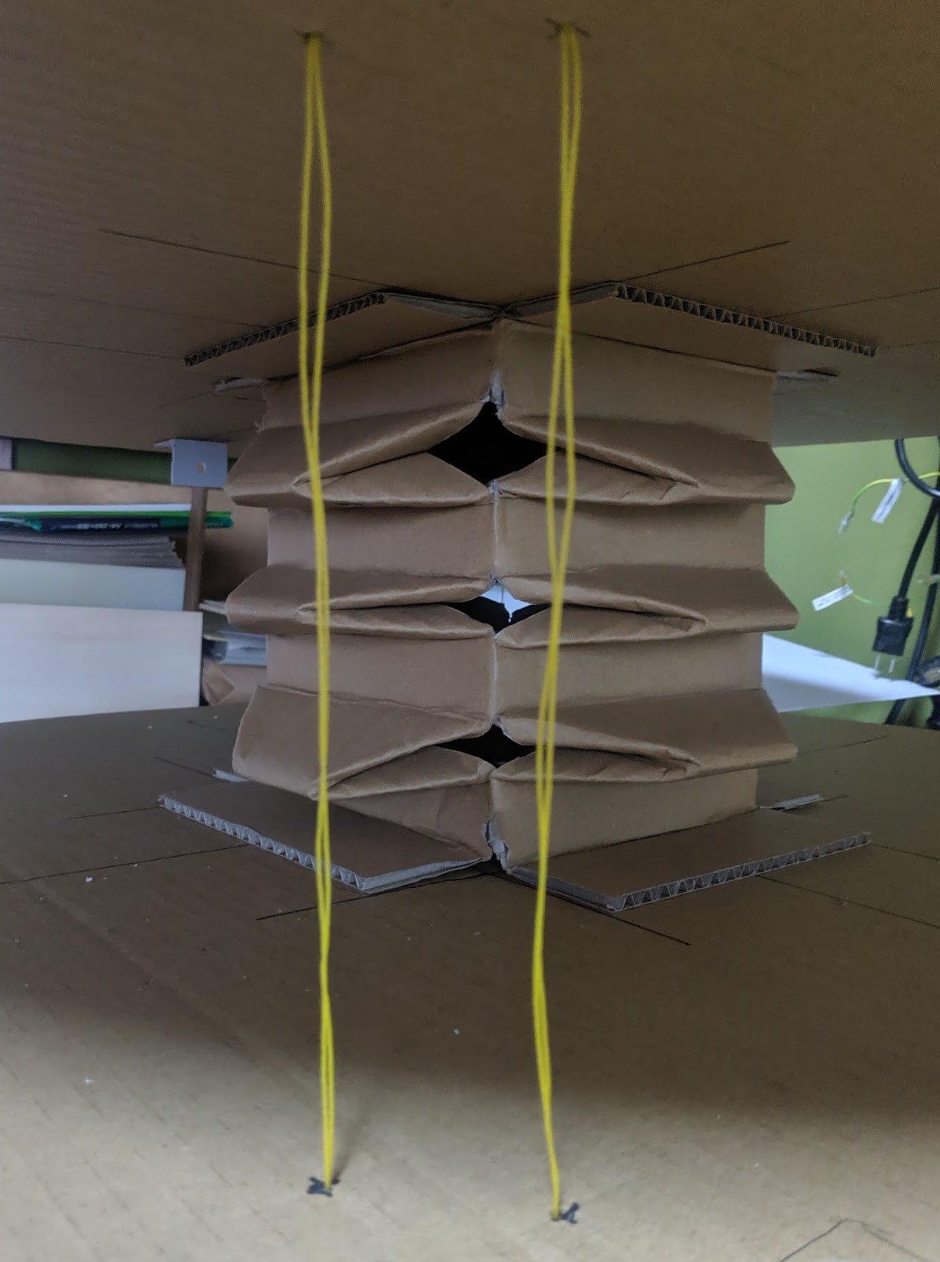 ロボット土俵の紙バネと水平用糸